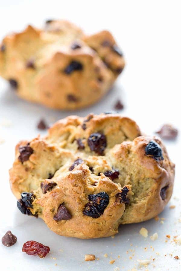 甜蜜的爱尔兰苏打面包用樱桃