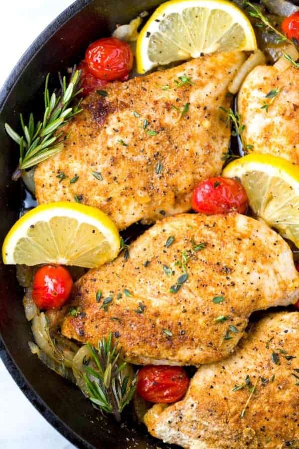 一只平底锅摩洛哥柠檬鸡