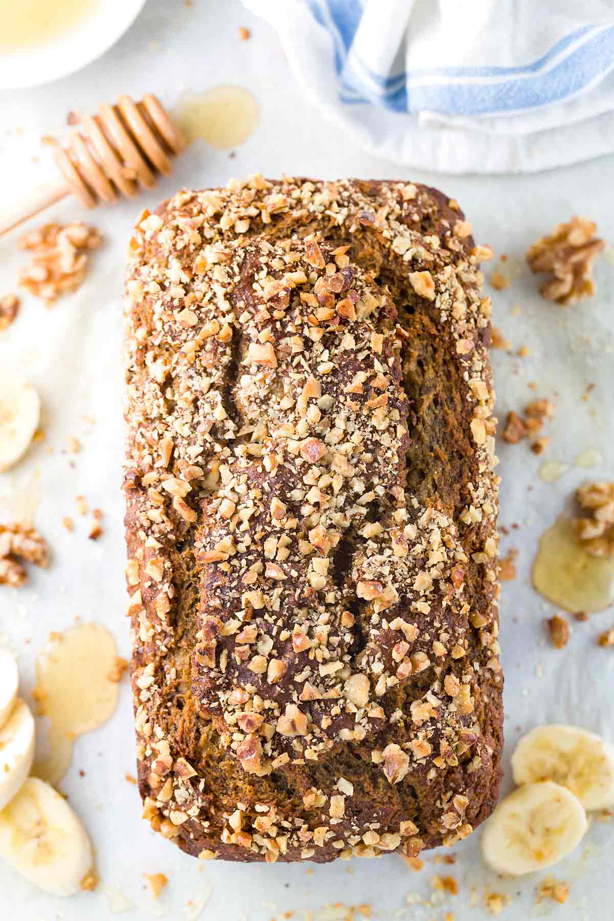 全麦香蕉螺母大面包冷却出烤箱