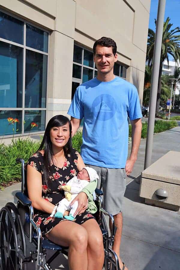 杰森,杰西卡和詹姆斯离开医院