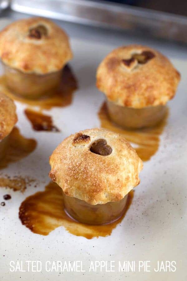 在瓶子的迷你苹果饼