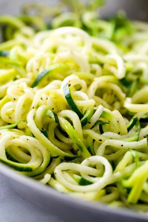 夏南瓜面条由浸润剂机器创造的