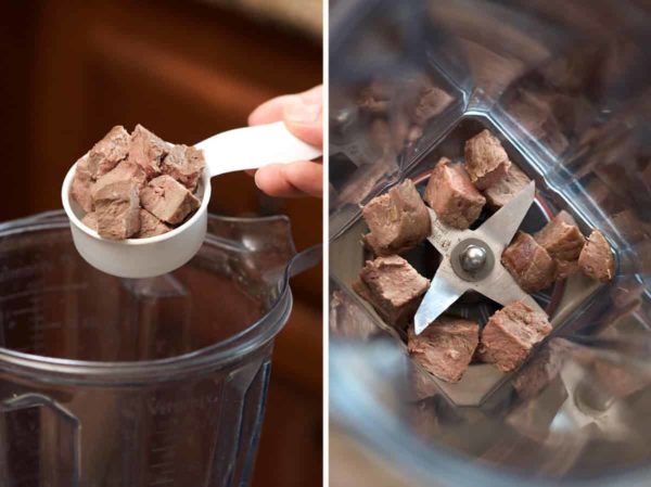 通过将牛肉多维数据集添加到混合器中制作自己的婴儿食品