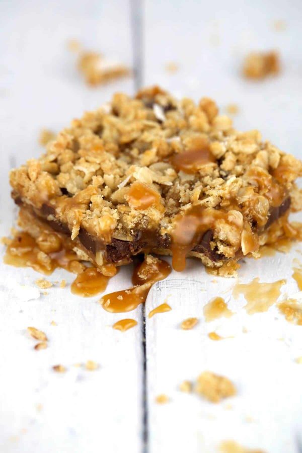 咬掉巧克力棒毛毛绒焦糖