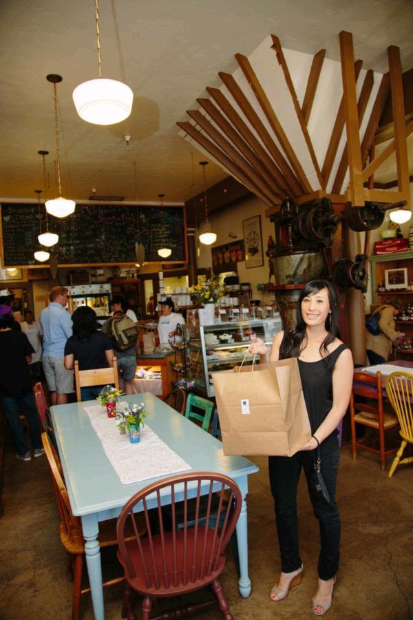 jessica buying desserts at sweetie pies