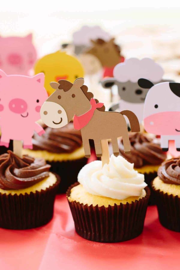 james-1st-bday-horse-cupcake