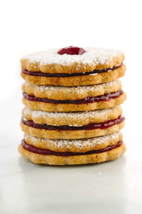 一堆四个linzer cookie