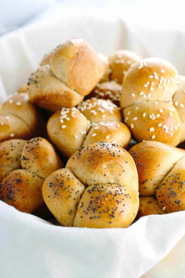 新鲜烤全麦 - 苜蓿叶叶 - 晚餐卷