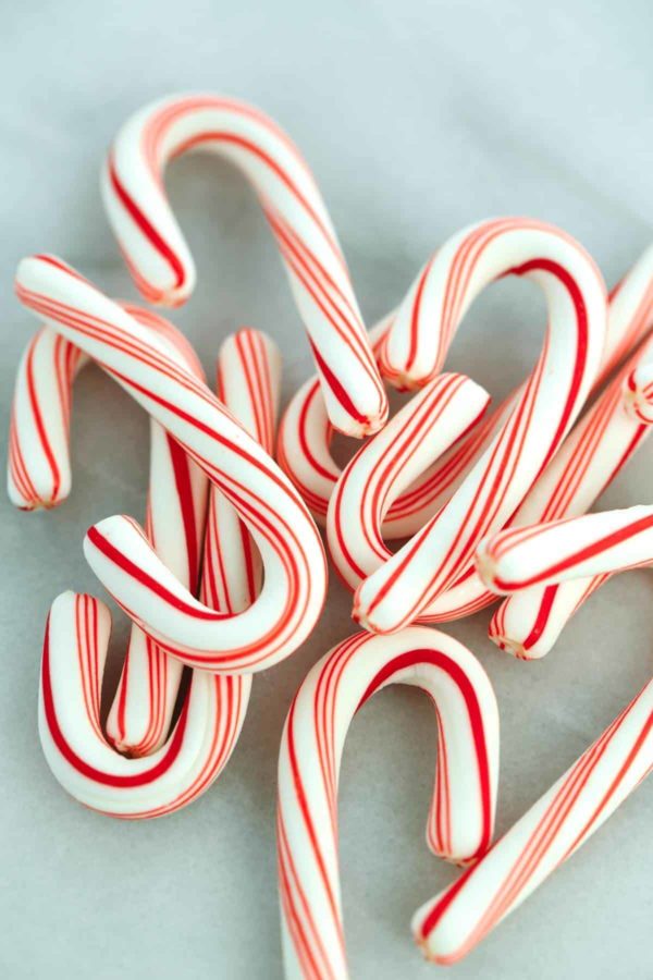 几根打开的拐杖糖