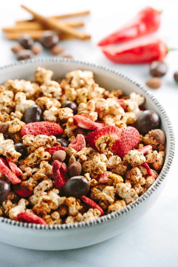 阿兹特克巧克力爆米花配草莓干