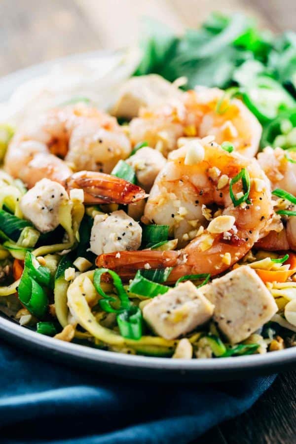 一碗鲜虾泰式炒粉配螺旋蔬菜面