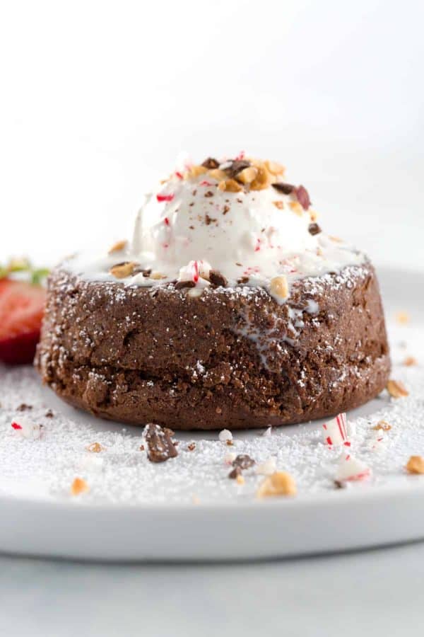 直接看到一个巧克力熔岩蛋糕,上面有一勺香草冰淇淋