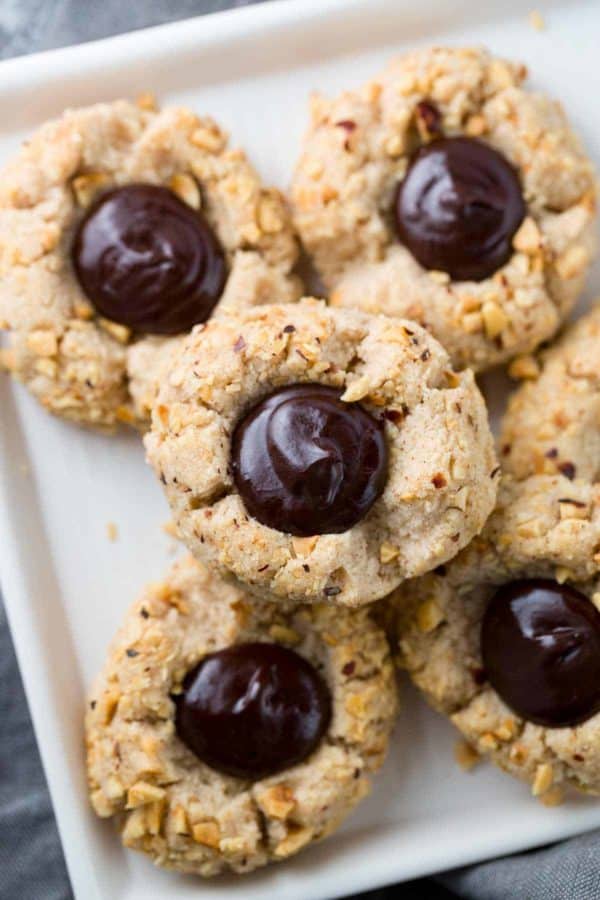 指纹饼干用巧克力在中心