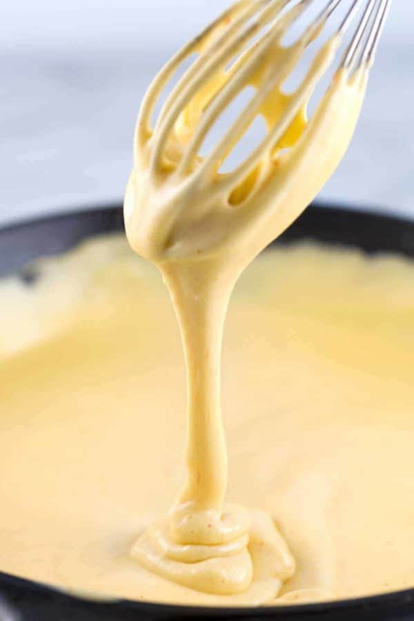 滴入芝士酱搅拌