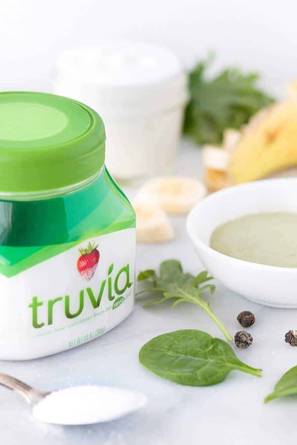 装有Truvia,一种不含卡路里的甜味剂