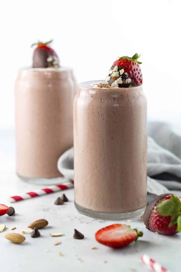 两个巧克力冰沙