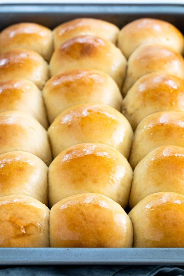 刚出炉的夏威夷卷烤得很漂亮