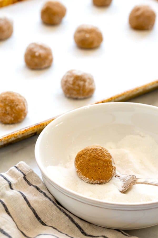 糖涂层饼干面团球