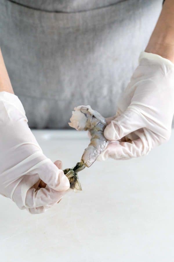 把尾巴拉出一虾的人