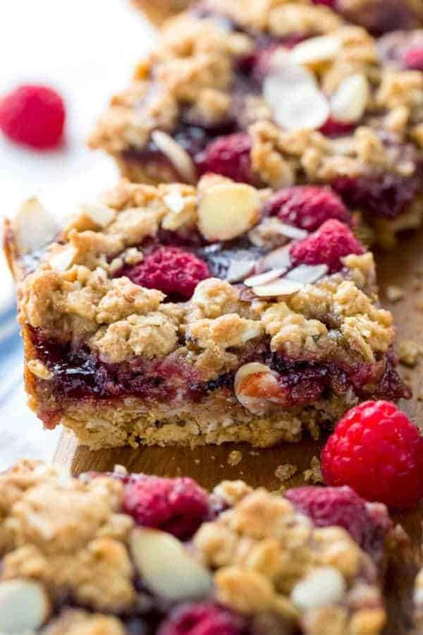 自制覆盆子早餐酒吧切成了SQAURE