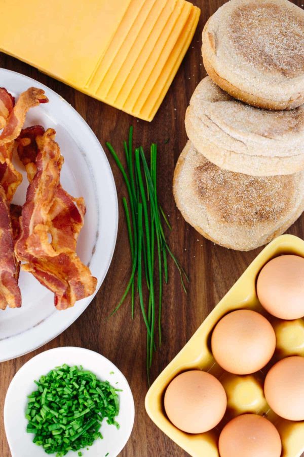 便于冷冻的培根早餐三明治的配料