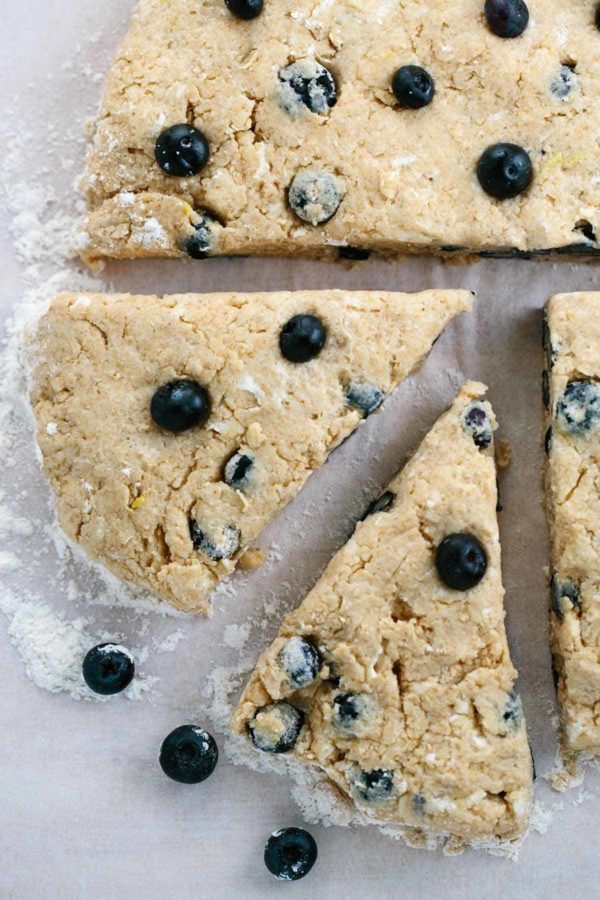 自顶向下的观点生面团切成饼的形状