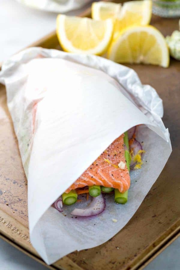 用鲑鱼密封羊皮纸的过程