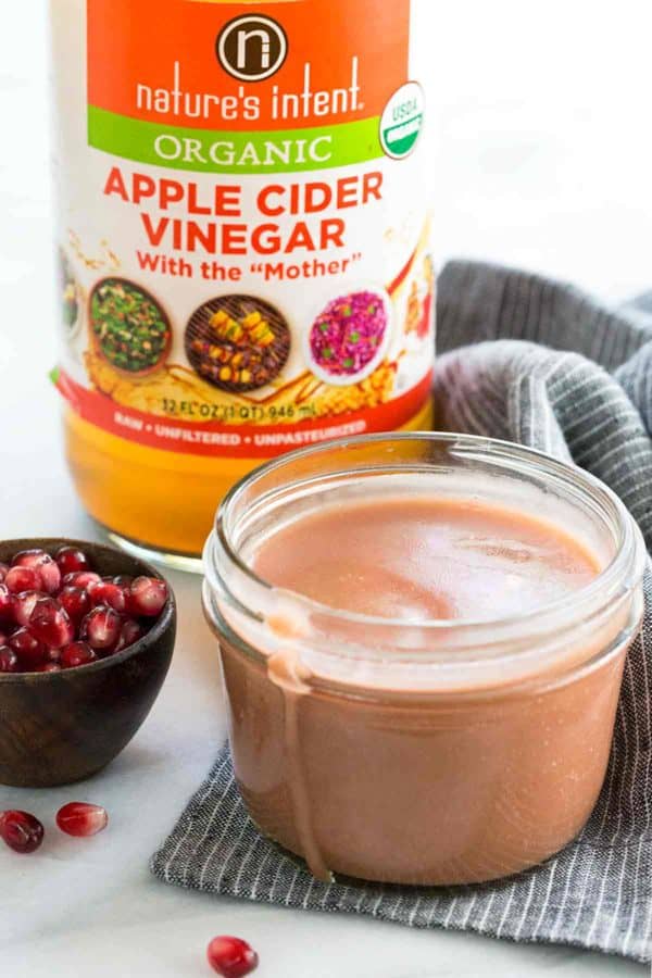 大自然的意图苹果醋和自制的石榴酱