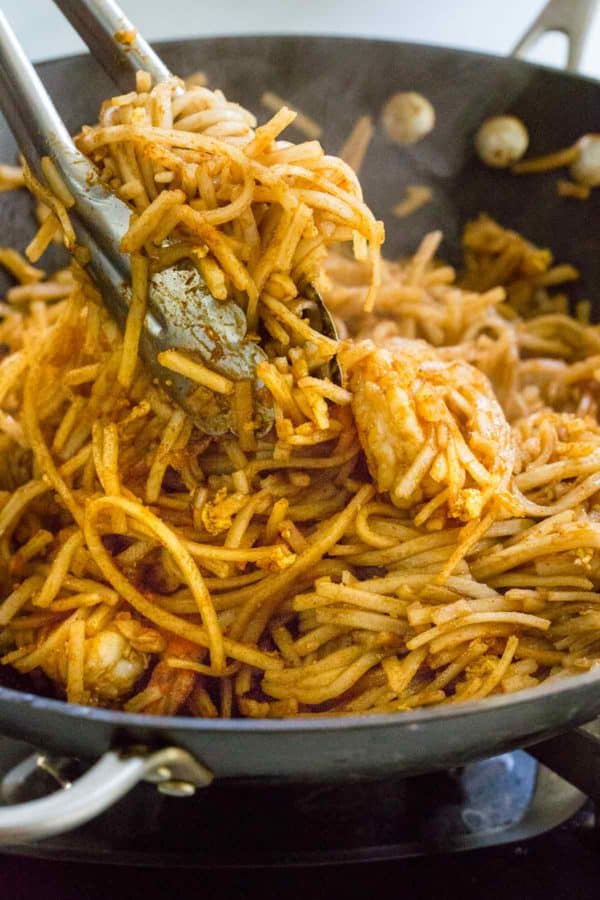 钳子一起用垫泰国面扔辣椒粉