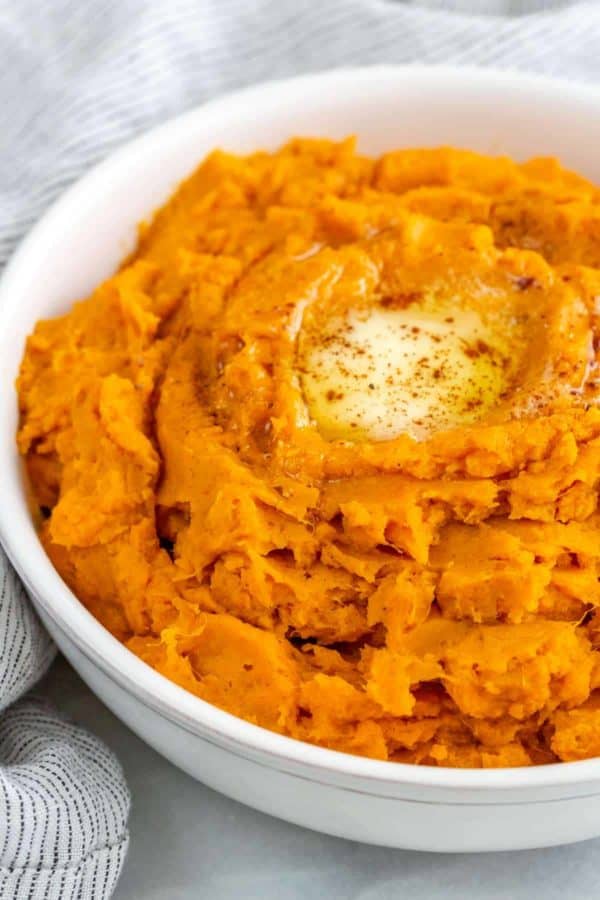 白碗里的土豆泥