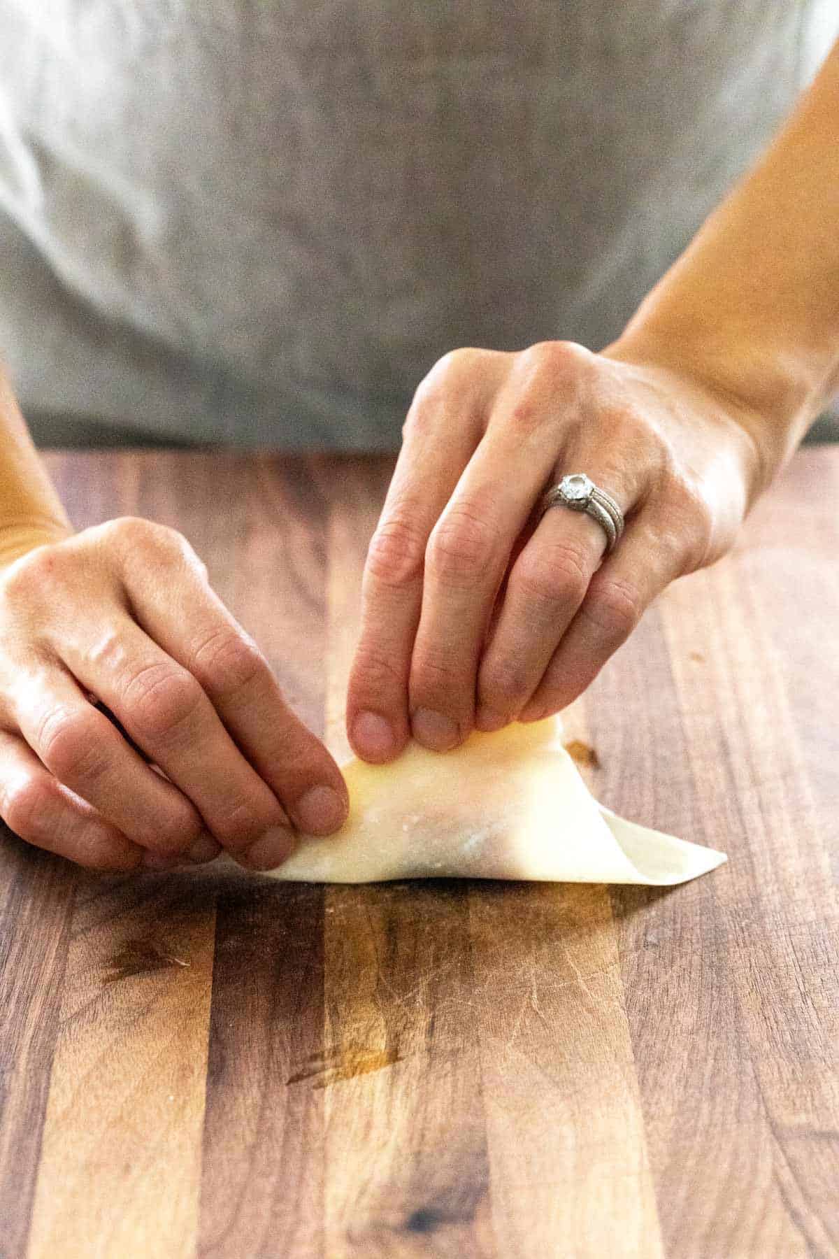 密封接缝，从里面排除空气