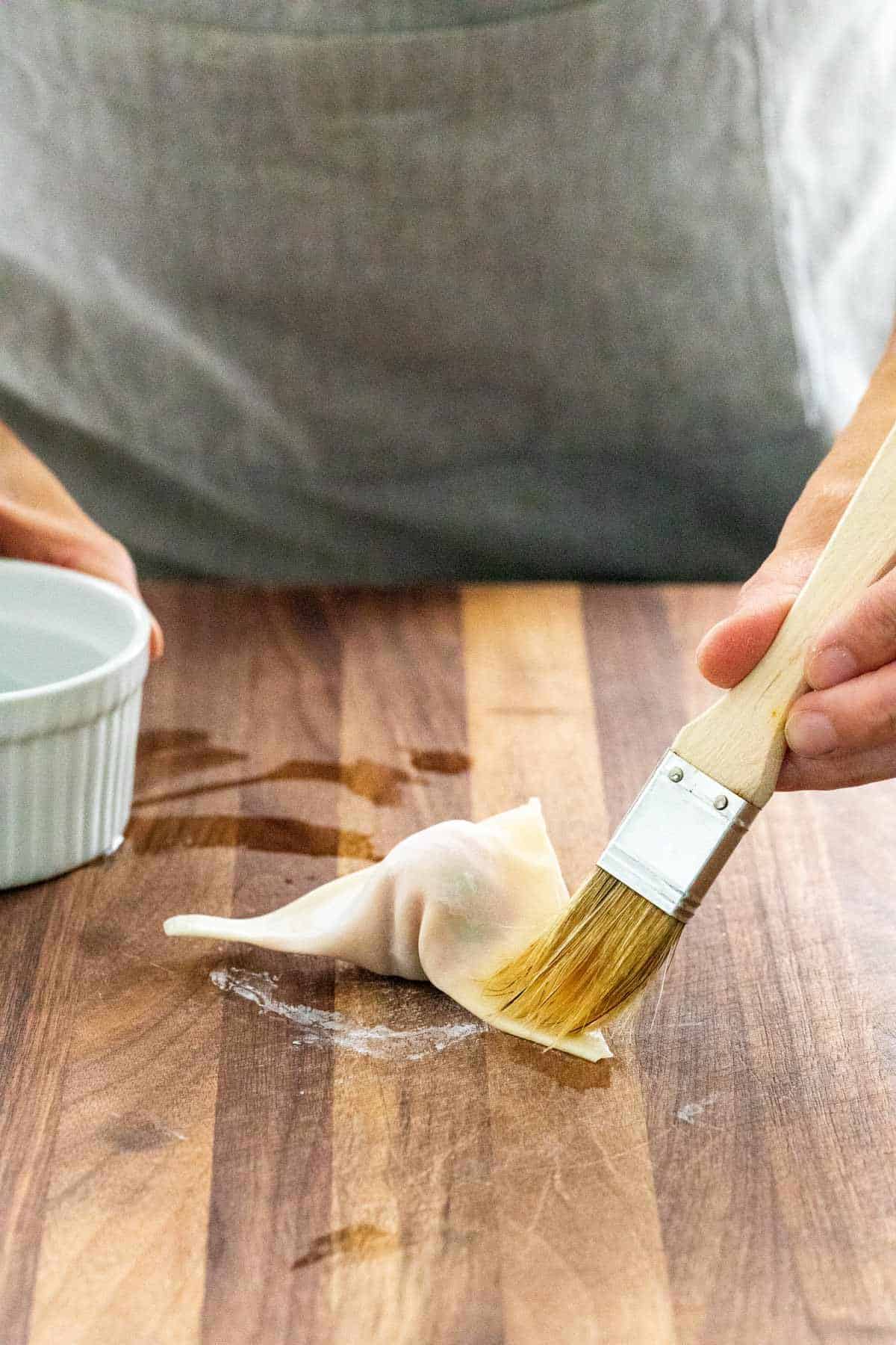 用水刷一个尖端